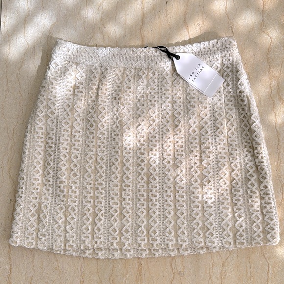 NWT English Factory Velvet Embellished Mini Skirt. M - Picture 4 of 12